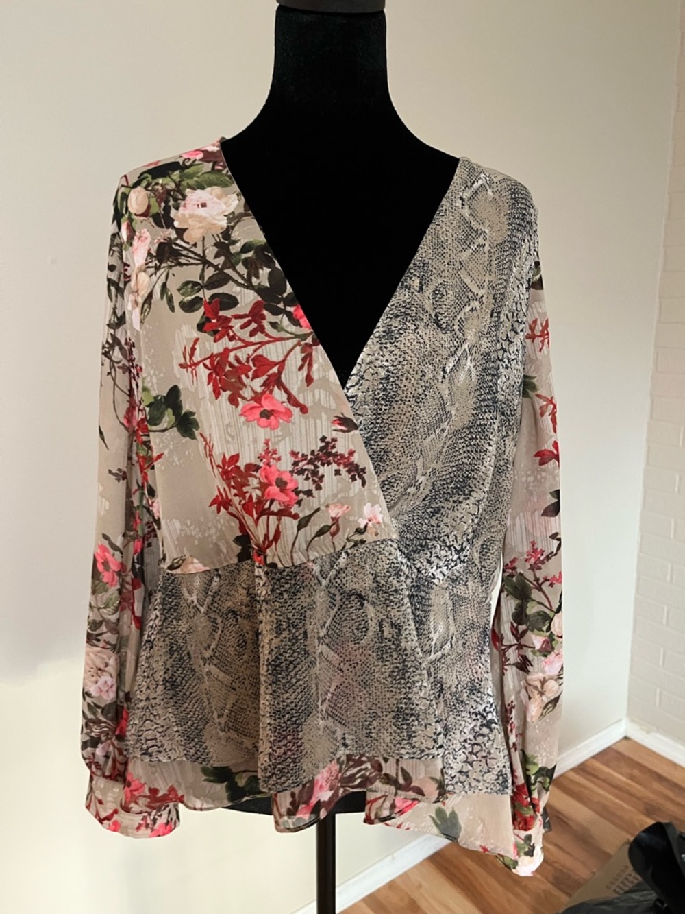 Floral & Snake Print Wrap Blouse in‎ Pink